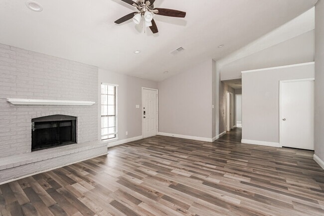 Photo - 2303 Villanova St