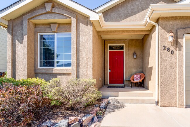 Photo - 280 Gold Claim Terrace