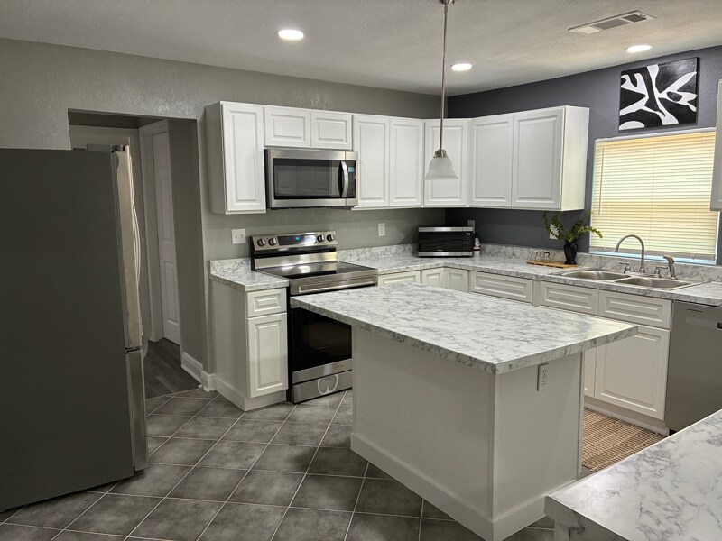 Photo - 706 E Tinsley St