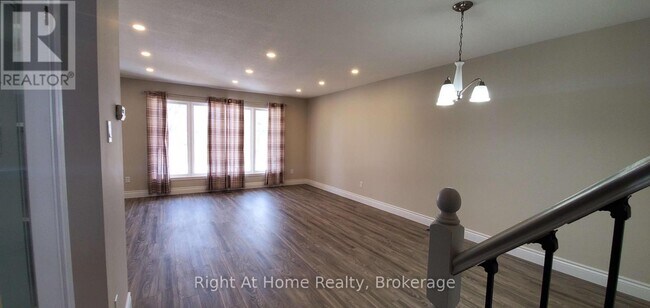 Photo - 2192 Bridge Rd