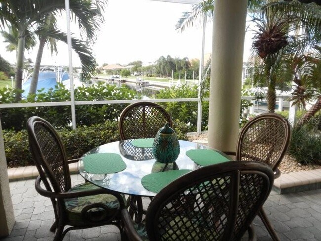 Photo - 811 W Henry St