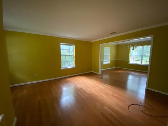 Photo - 3466 Hyde Park Way