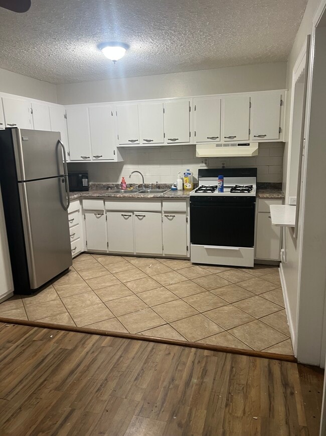 Photo - 153 Adkinson Dr