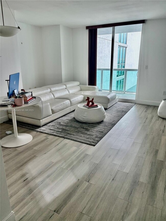 Photo - 1800 N Bayshore Dr Unidad 3802