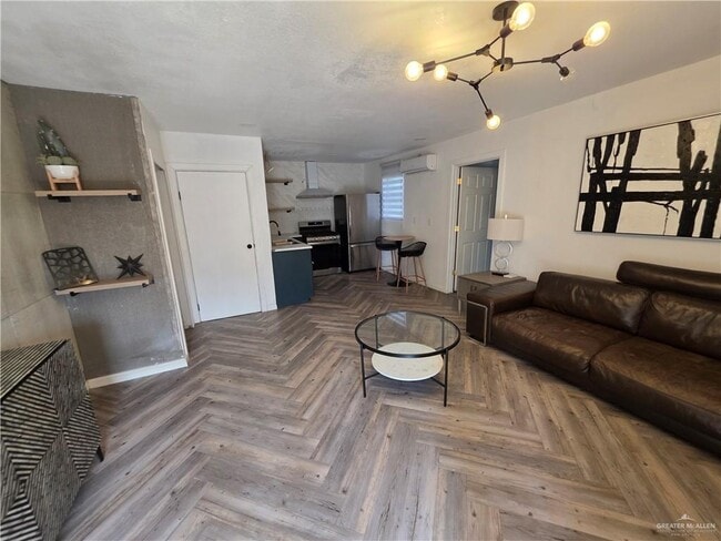 1321 N St Marie St