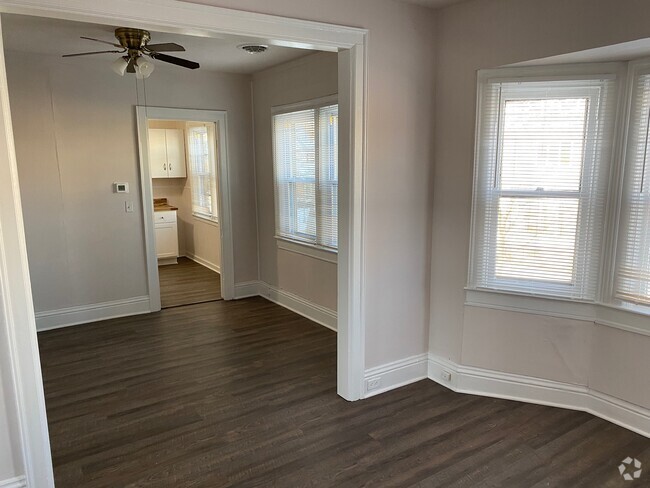 Building Photo - 200 Breckenridge St Unit Upper rear Rental