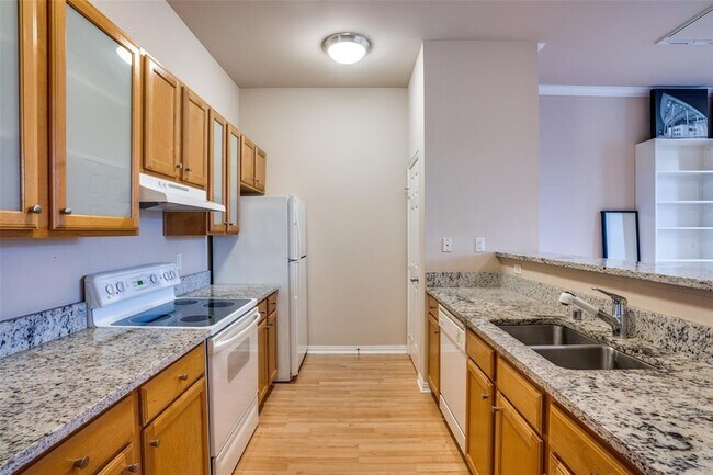 Photo - 2305 Worthington St Unidad 332
