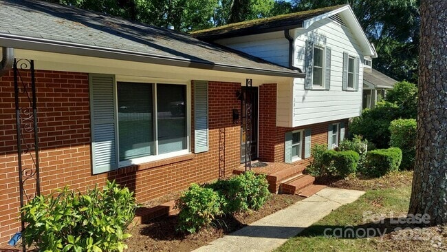 Building Photo - 3813 Selwyn Ave Rental