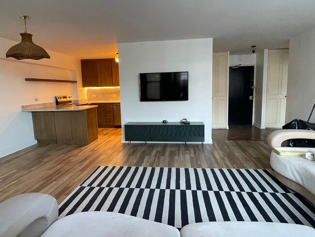 Photo - 4250 N Marine Dr