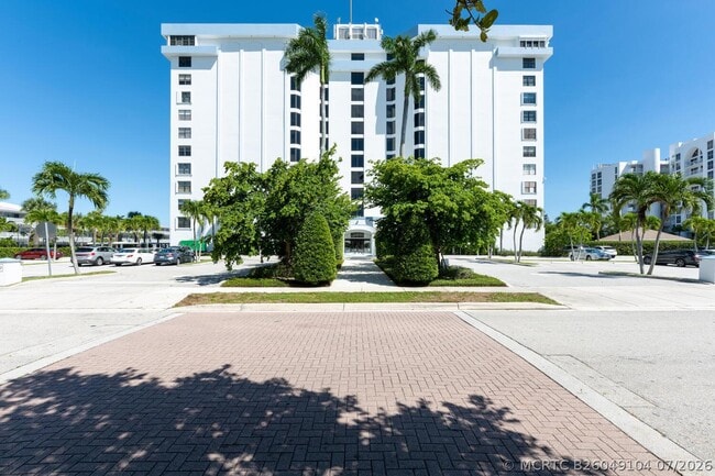 Building Photo - 3800 Washington Rd Unit 1209
