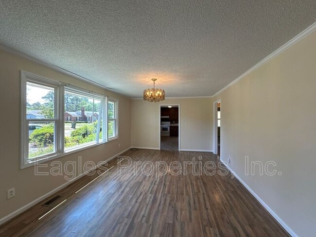 Photo - 605 S Oleander Ave