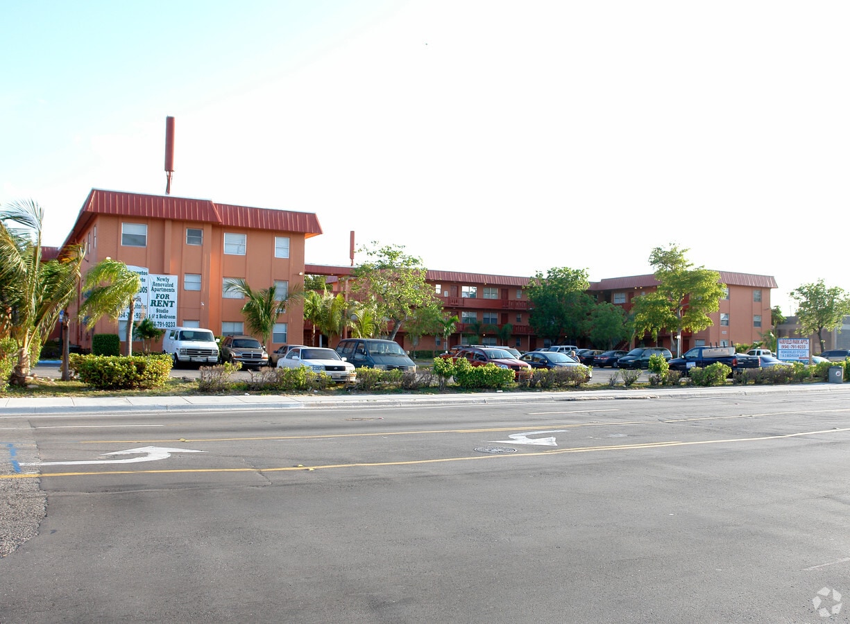 Fairfield Park - Fairfield Park Apartments