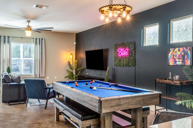 Photo - 3000 Neal St