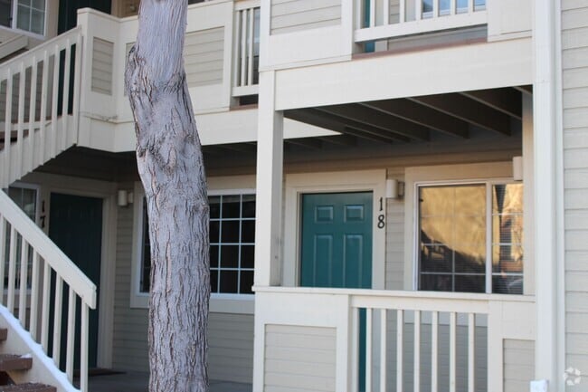 Building Photo - Delightful 1 Bedroom Condo