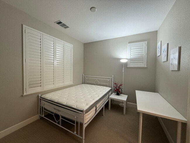 Photo - 244 Selby Lane