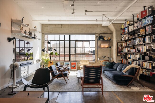 Building Photo - 1855 Industrial St Unit 307