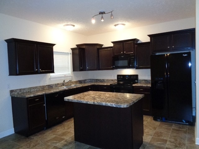 Photo - 908 Cabernet Trl