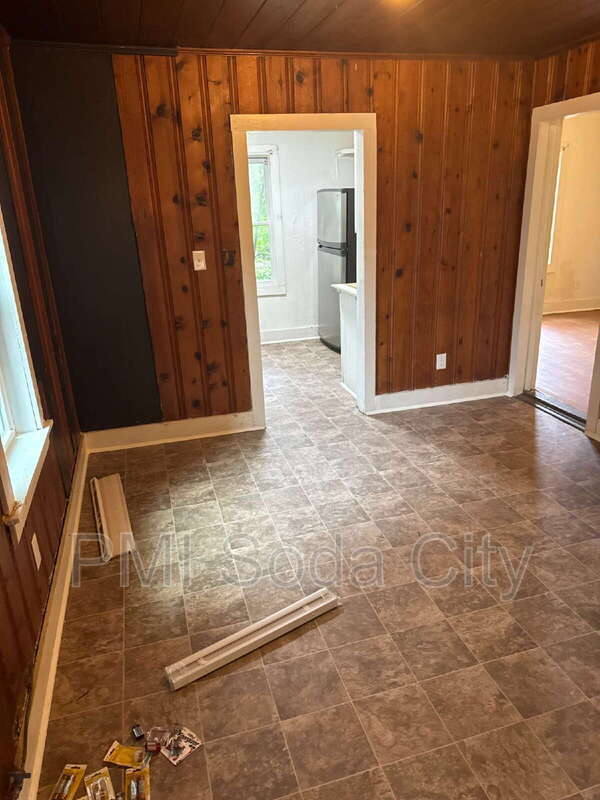 Photo - 211 E Brooks St Unit F