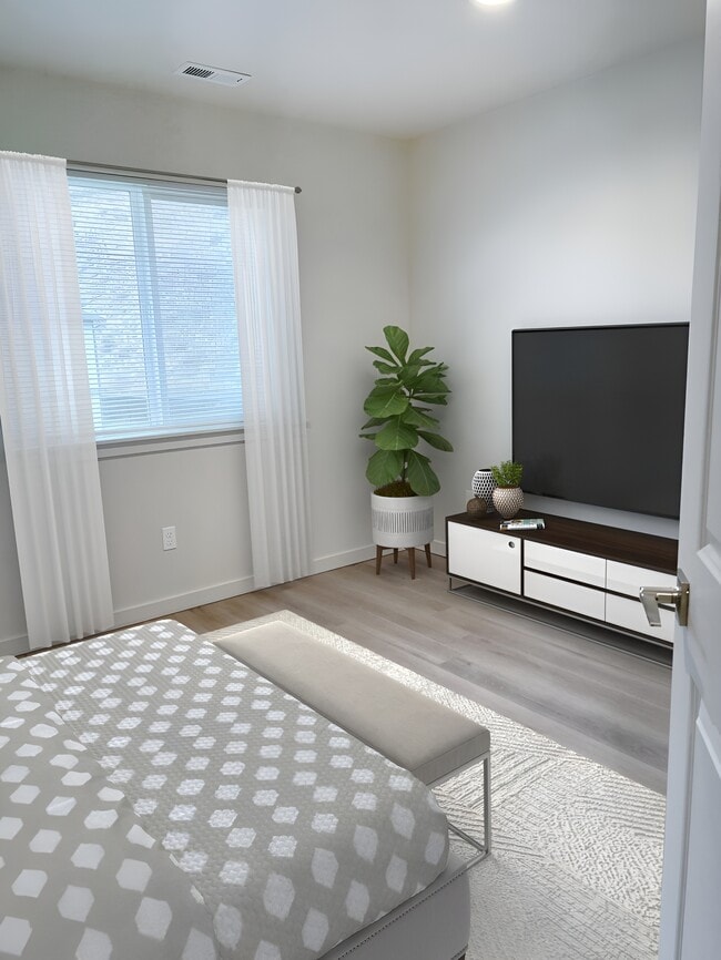 Photo - Cowiche Creek Townhouses