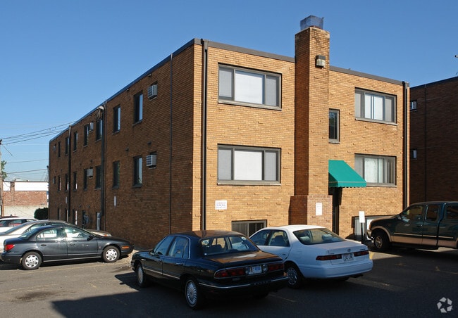 Crossroads Apartments
