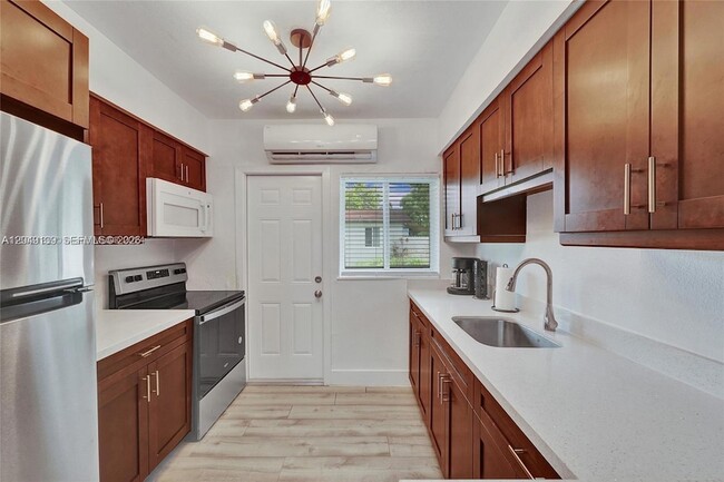Photo - 361 NW 103rd St