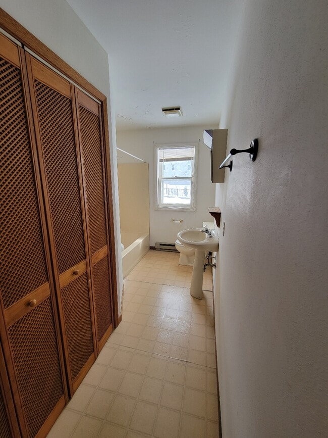 20 Brown Blvd Unit 2