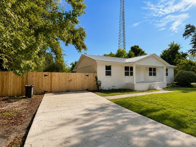 Photo - 2038 Ball Park Rd