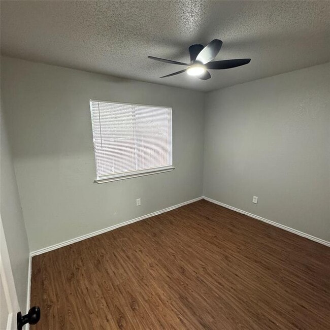 Photo - 1212 Orchard Park Cir