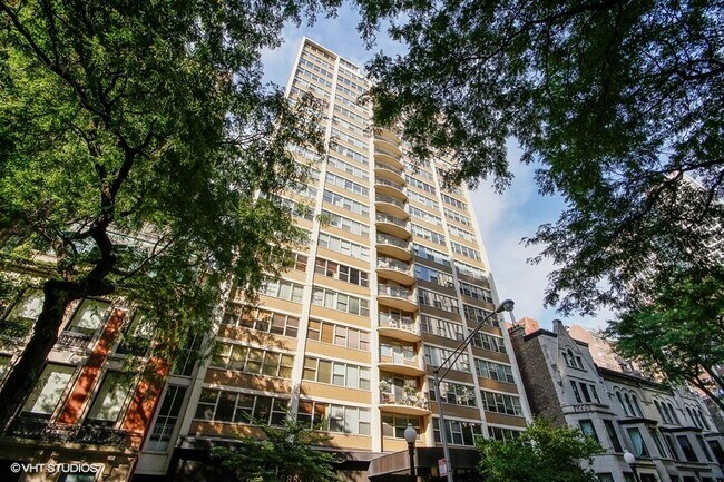 Building Photo - 40 E Cedar St Unit 21C Rental