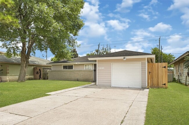 Photo - 3816 Newton Dr