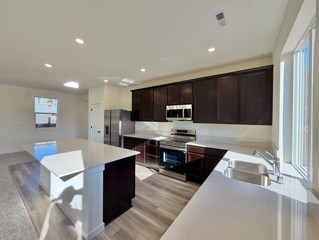 1827 NW Nahele Ct