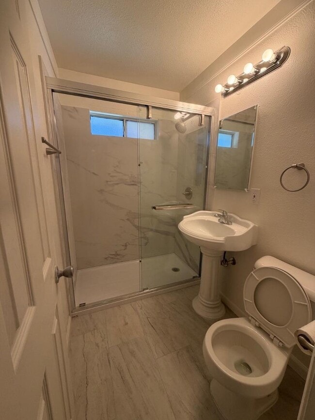 Photo - 715 Schafer Rd