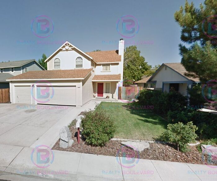 Spacious 4-Bedroom Home with 3-Car Garage,... - Spacious 4-Bedroom Home with 3-Car Garage,...