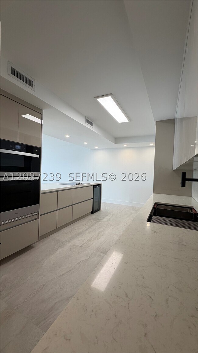 Photo - 1800 NE 114th St Unit 605