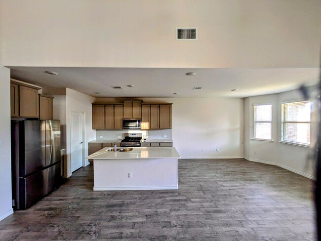 Modern 4-Bedroom Home in Hawks Landing, Au... - Modern 4-Bedroom Home in Hawks Landing, Au...