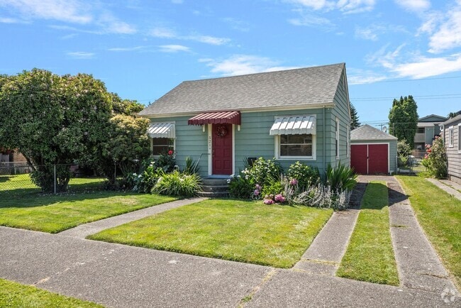 Building Photo - Whitworth Unit Front Rental