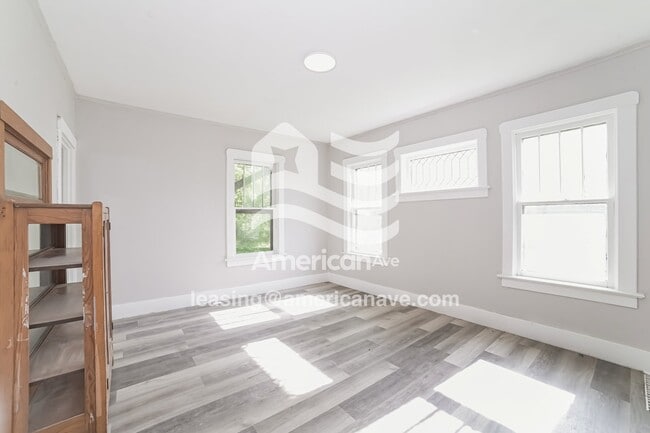 Photo - 1205 W Brons Ave