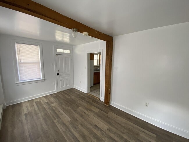 Photo - 819 Manor St