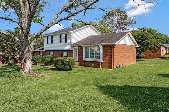 Photo - 3401 Shakertown Rd