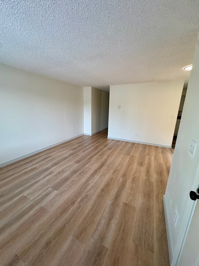 Photo - 102 W Cora Ave Unidad 102