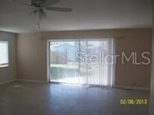 Photo - 2433 Deedra St