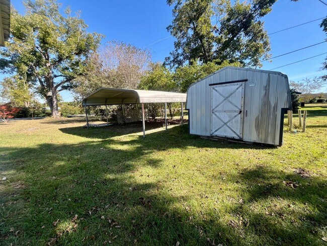 Photo - 3 Bed/1.5 Bath Brick Home