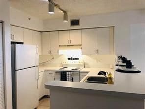 Photo - 2011 Renaissance Blvd Unidad #103