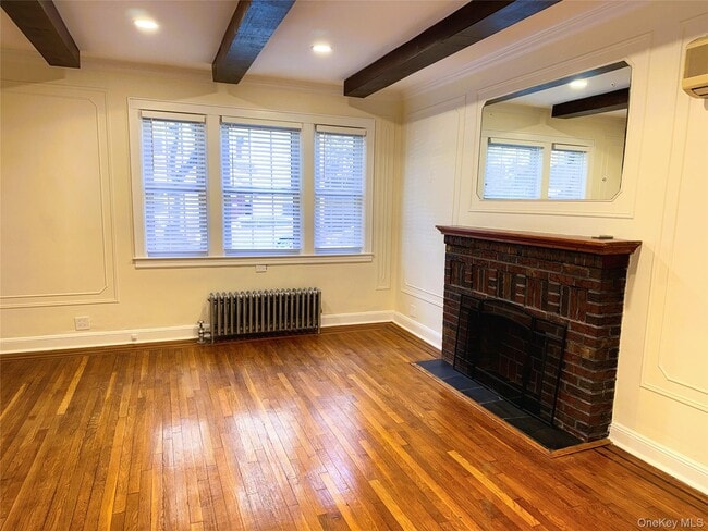 Building Photo - 48-43 44th St Unit Apt 1