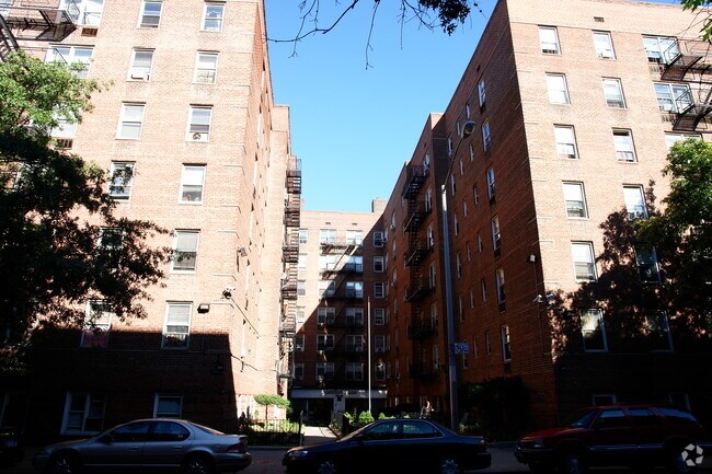 13235 Sanford Ave - 132-35 Sanford Avenue