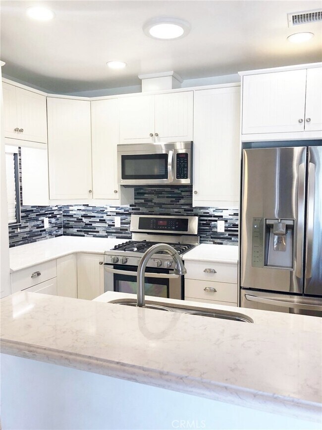 Photo - 416 Narcissus Ave