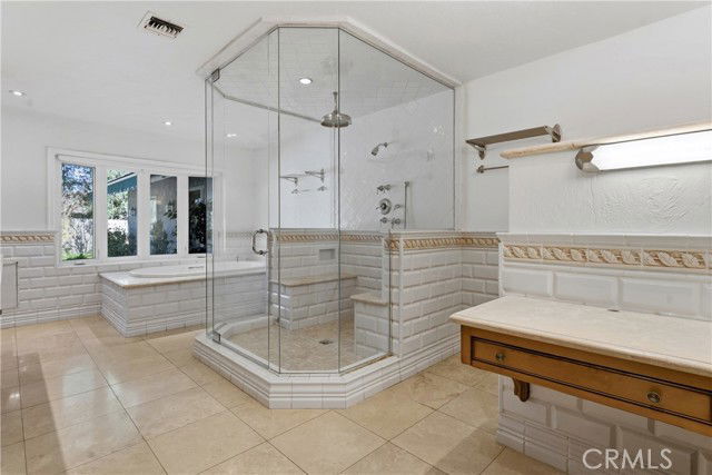 Building Photo - 19803 Linnet St