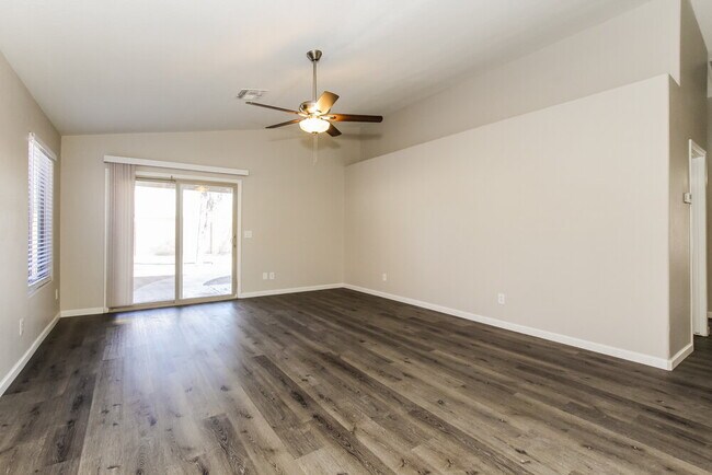 Photo - 3621 S 73rd Dr