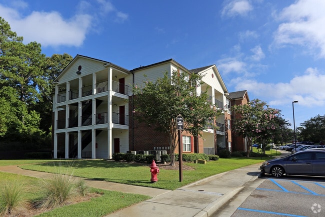 Arbors by the Bay Apartments