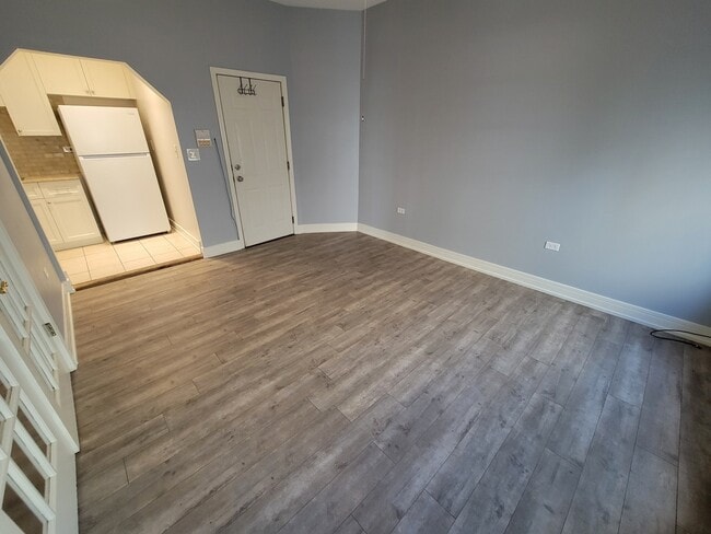 Photo - 802 Dempster St Unidad 1A